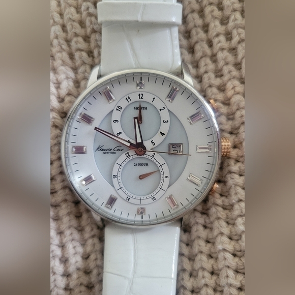 Kenneth Cole Classic Silver Dial Watch - Picture 3 of 8